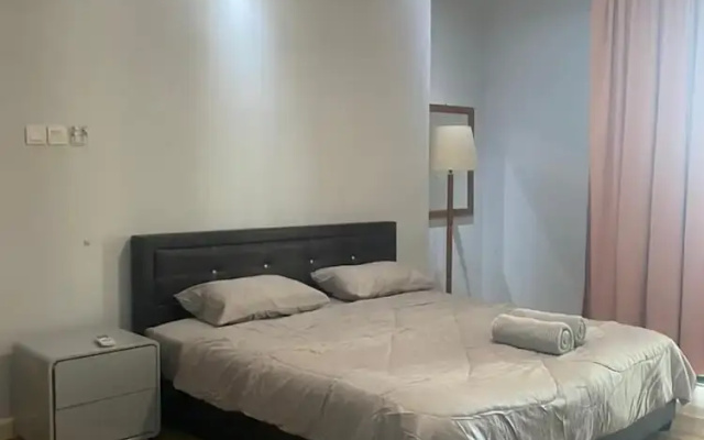 3R Balcony & Wifi Haven