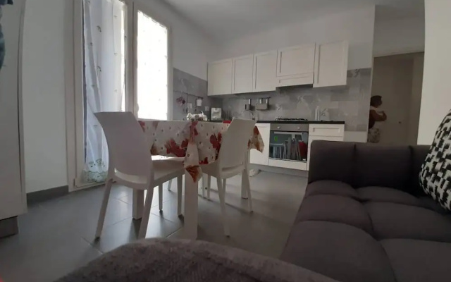 Two-story House in the City -climatized - Wifi