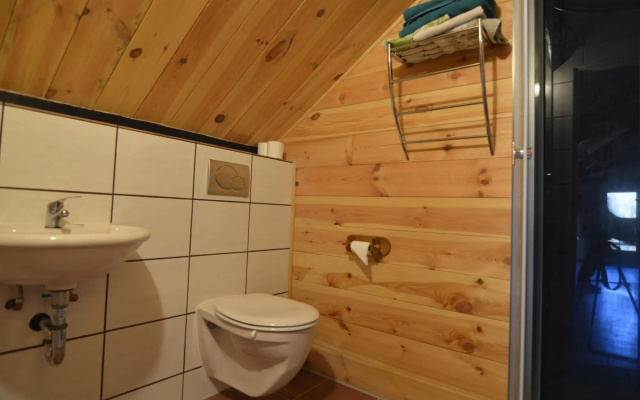 Cosy Holiday Home in Oussoy-en-Gatinais with Library