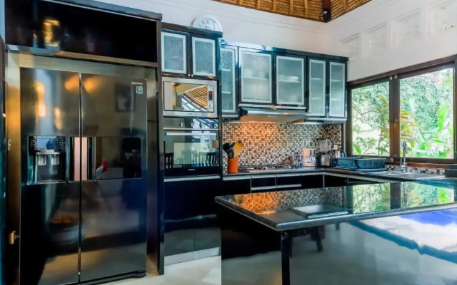 Villa Tunjung Batubelig 4 bedrooms