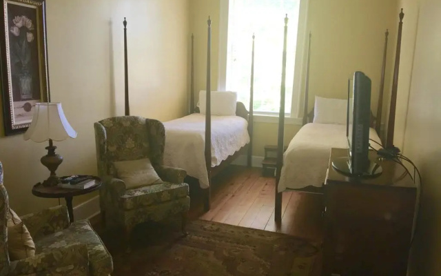 Hale Springs Inn