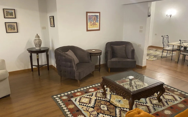 Nile View Apartment - Sleeps 4 & Balcony