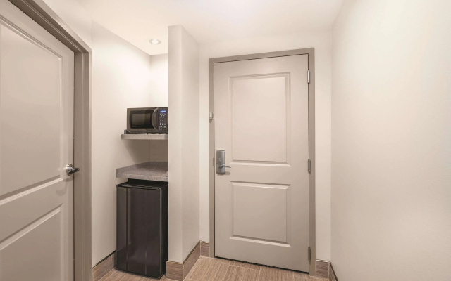 La Quinta Inn & Suites by Wyndham Cleveland near Lee Univ
