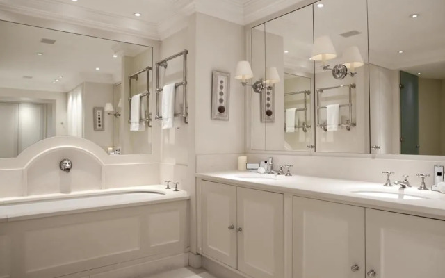 Sloane Gardens X by onefinestay