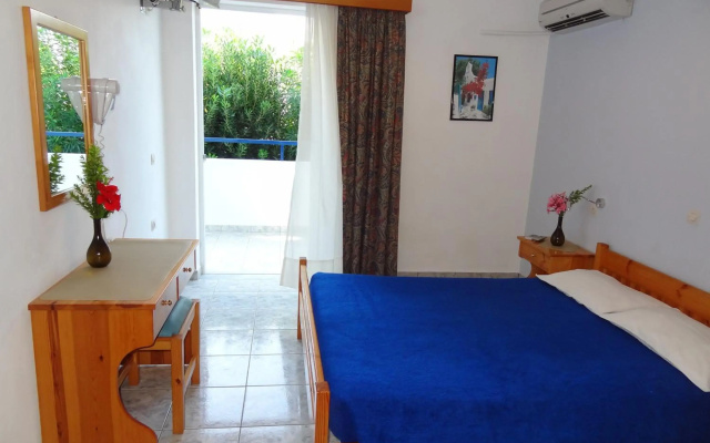 Michalis Studios & Apartments
