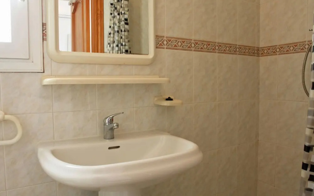 Delightful Villa in Vilacolum With Swimming Pool