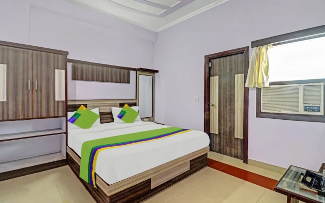 Treebo Trend Hotel Golden Bird