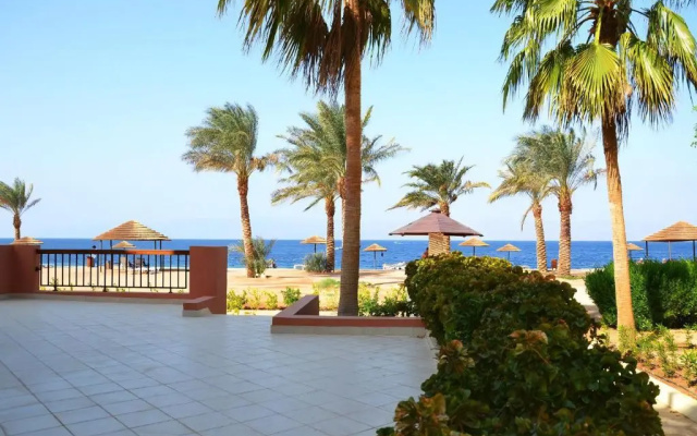 Lovely 1-bedroom serviced Apartment TalaBay Resort
