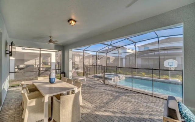 Phillips 8Bed Family Friendly Retreat