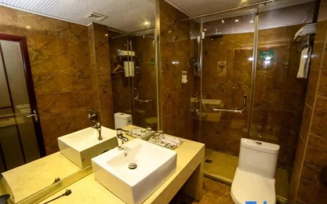 Violet Holiday Hotel (Yueyang Pedestrian Street Branch)