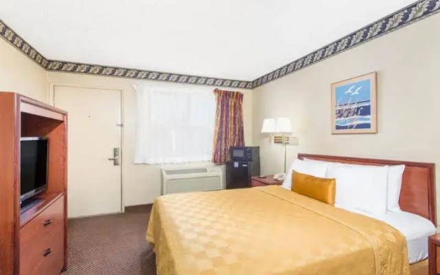 Super 8 Motel - Madera