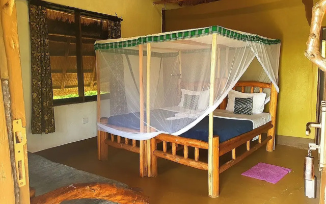 Hornbill Bush Lodge