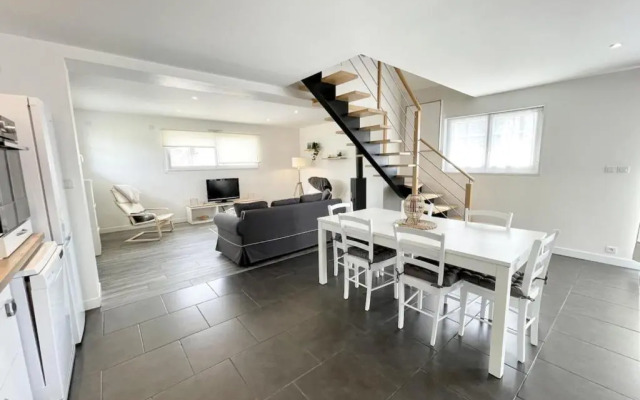 Jolie maison entièrement rénovée Proche plages