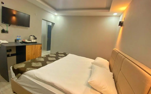 Whitestone Hotel