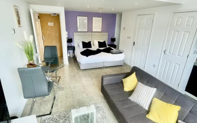 Stunning Studio Apartment in Cambridge