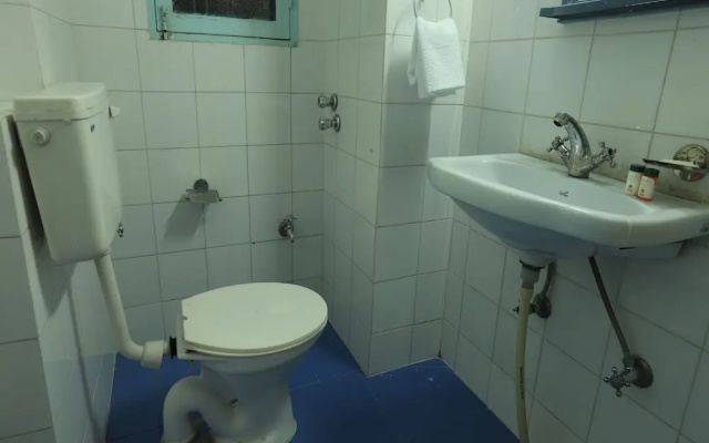 OYO 12019 Hotel Anuja