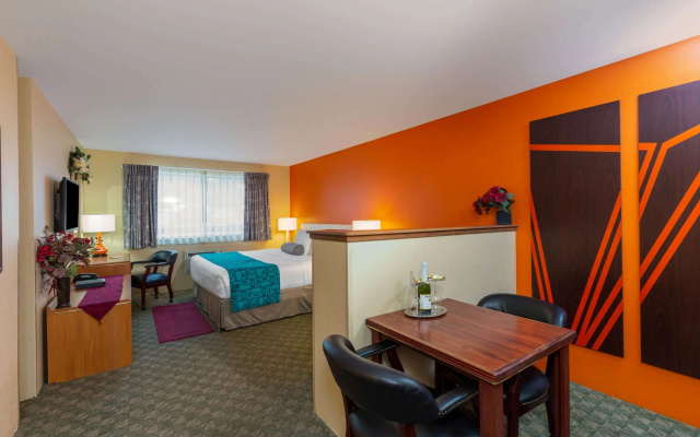 Howard Johnson by Wyndham Leavenworth