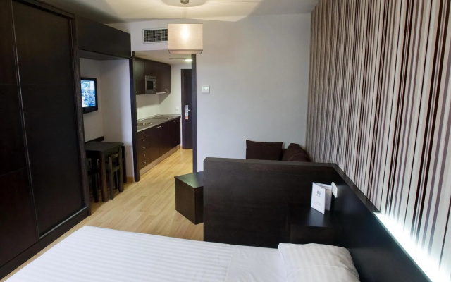 Zenit Aparthotel Hall88