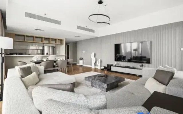 Luxury 2BR Walk-In Closet + Full Burj Khalifa View