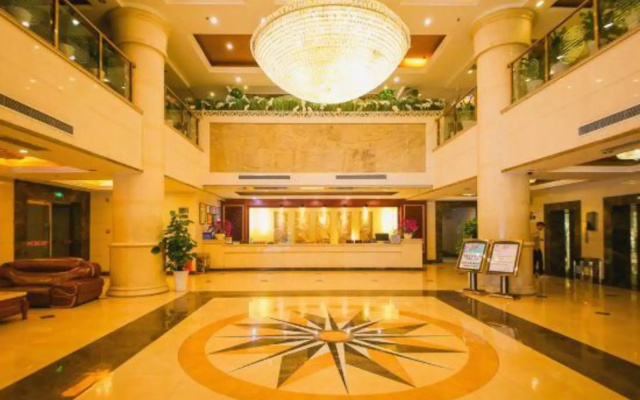 Luzhou Century Hotel (BBK Plaza Xintiandi)