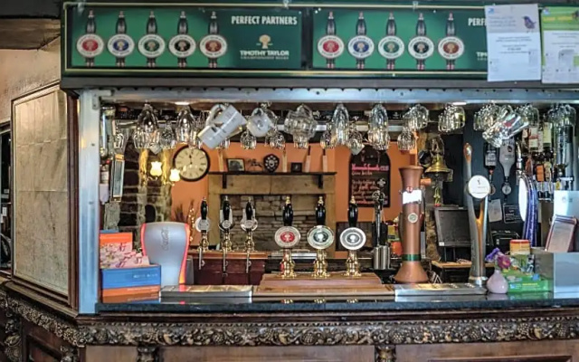 The Racehorses Hotel