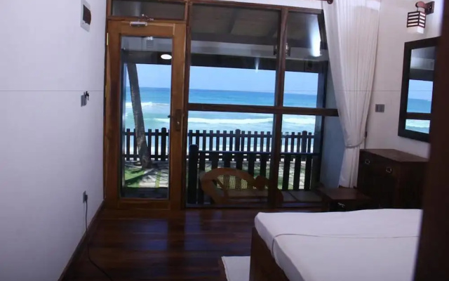 Love Birds Beach Hotel