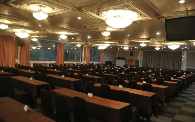 Lake Hills Songnisan Hotel