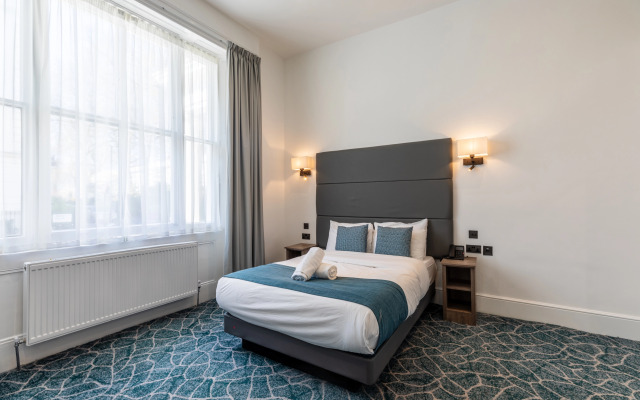 The J Hyde Park Hotel
