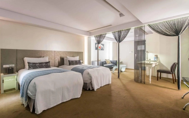 Forward Hotel Nangang