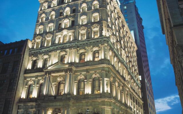 Hotel Le St-James Montréal вид на фасад