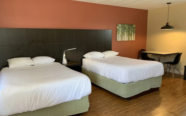 Parlee Beach Motel