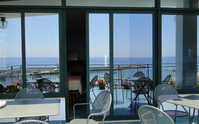 Hotel La Scogliera