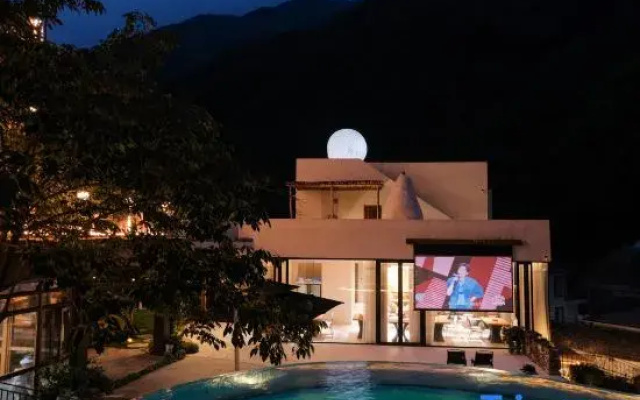 Anji Qingshi Shang · Cave Hot Spring Homestay