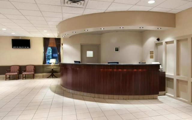 Emerald Hotel & Suites