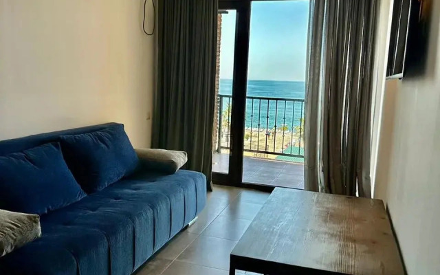 Апартаменты Mgzavrebi Gonio Beachfront Sea View