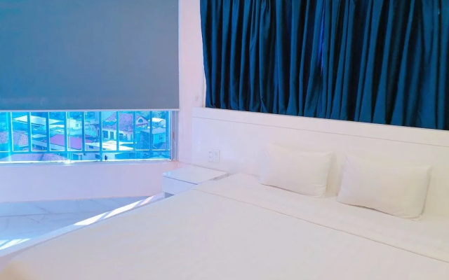 Queen Central Hotel 2