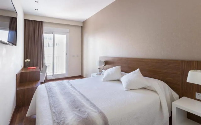 Apartamentos Centrum Luxe by Alterhotels