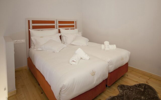 Dimi Luxurious Suites 2