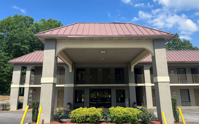 Super 8 by Wyndham Decatur/Lithonia/Atl Area