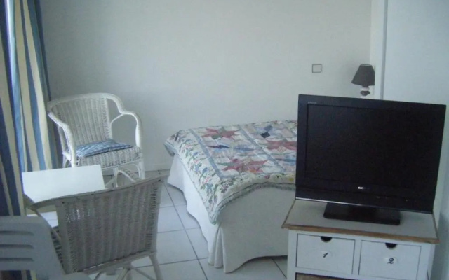 Appartement Royan, 2 Pièces, 4 Personnes - Fr-1-494-63