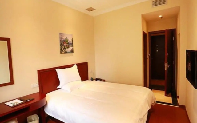 GreenTree Inn Lianyungang Donghai New Bus Station Express Hotel