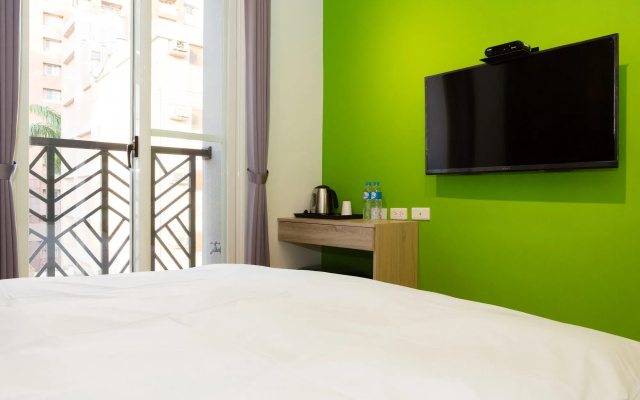 CHECK inn Express Taichung Yizhong