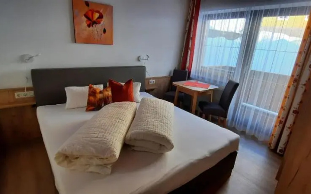 Ferienwohnungen Pension Prünster
