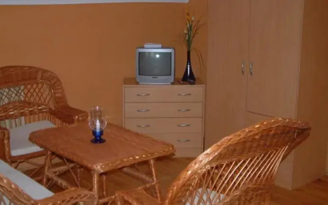 Hold Utcai Vendégváró