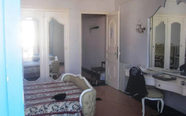 Es-Safir Hotel