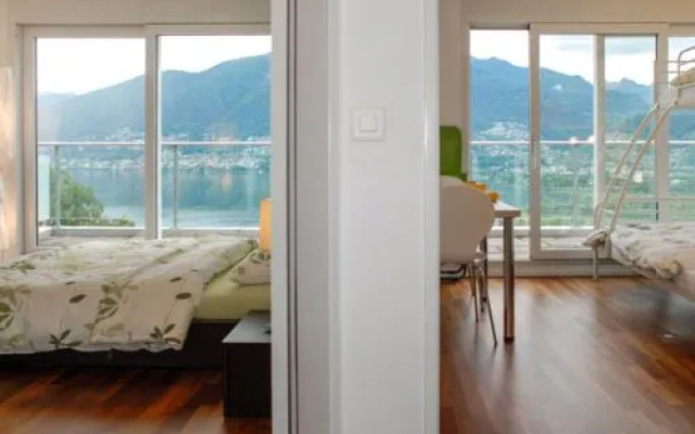 Vista Lago Maggiore 1.floor left