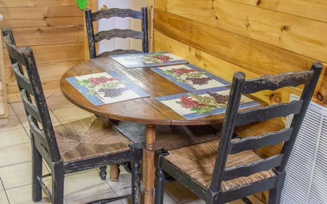 46 Bear Necessites - 2 Br Cabin