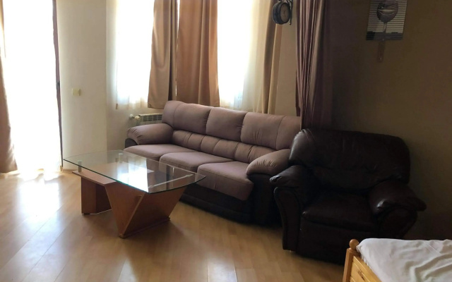 Flora Apartment 612A