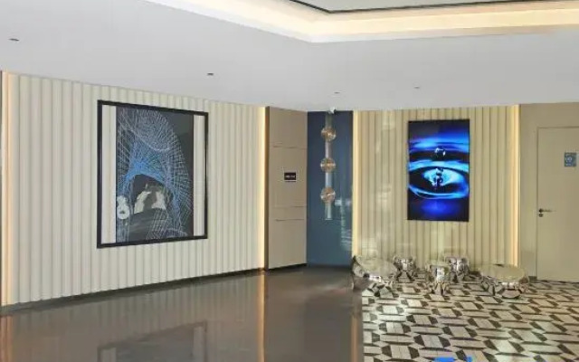 OKDAY Hotel (Shaya People's Square, Aksu)
