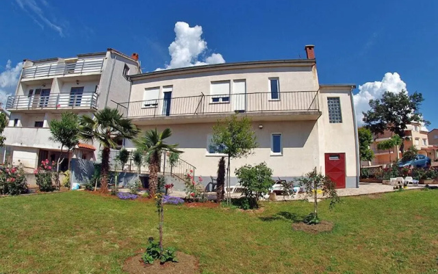 Apartment 359